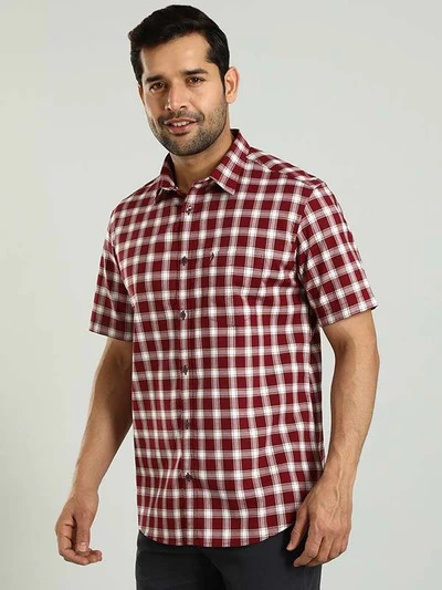 Indian Terrain Men's Regular Fit Half Sleeve Checkered Maroon Shirt